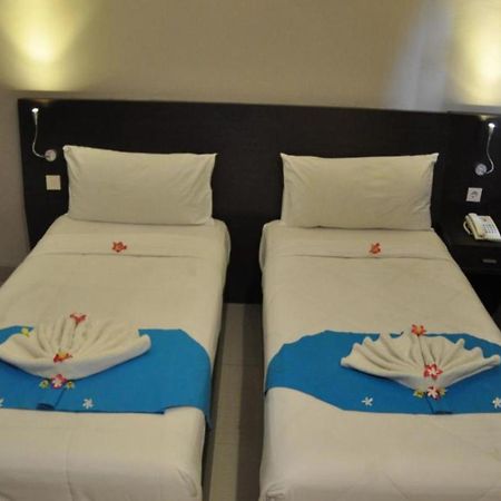 Hotel Akarsa Transit à Sanur Extérieur photo